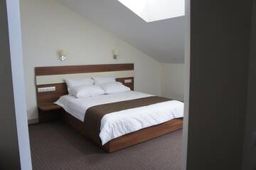 Фото номера Улучшенный двухместный номер с 1 кроватью - Мансарда Отель Smart Boutique Hotel Vitebsk г. Витебск 2